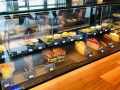 面包甜点陈列柜-星巴克臻选(深圳万象天地旗舰店)