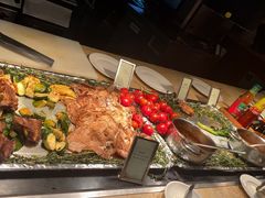 -大中华希尔顿酒店-念自助餐·嗨啤·小龙虾