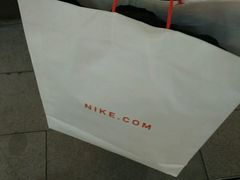 -NIKE上海青浦换季优惠店