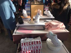 -SKECHERS 斯凯奇(上海国际时尚中心店)