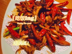 老干妈煸鱿鱼-吕氏疙瘩汤·海鲜新鲁菜(海州利群店)