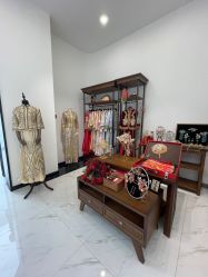 -禕·愫白婚纱商店