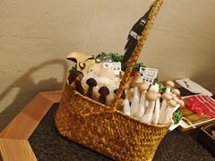 -三出山火锅(南京万象天地店)