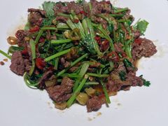 小炒黄牛肉-呷湘厨·鱼汤捞饭·剁椒鱼头·湘菜(国家会展中心店)