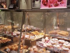 面包甜点陈列柜-巴黎贝甜(五月花广场店)