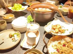 古法野生菌汤+三拼山菌+走地鸡-季季山·云南野生菌火锅(上海首店)