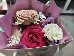 -何兮花店·气球派对鲜花店(马桥银春路万科城店)