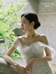 -Lady  Jane高端婚纱礼服馆