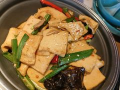 -荷塘秋月·本帮江浙菜(国权路店)