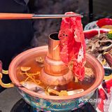 苏州太卷了!吃涮羊肉还安排京剧表演