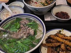 -云阿蛮云南生烫牛肉米线(奉贤路店)