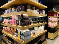 零售区-星巴克臻选(国贸商城首店)