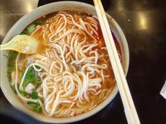 -亮亮面馆(经六路店)
