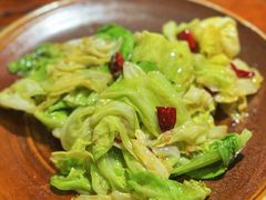 炝炒圆白菜-懒人盐府人家·自贡大麻鱼(安贞店)