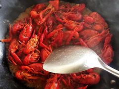 -万龙洲海鲜(大兴绿地缤纷城店)