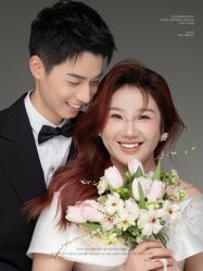 -雪中彩影婚纱摄影·微光艺术中心