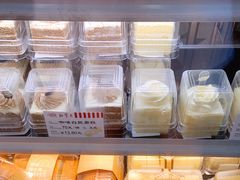 -红宝石·鲜奶小方·海派西点房(金杨店)