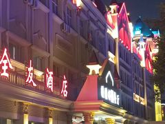 -布尔津河堤夜市