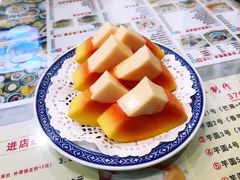 木瓜奶冻-广信牛奶甜品世家(台东店)