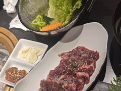 -山川小町·极番烧肉(新地假日广场店)