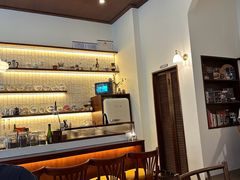 -Café Monson