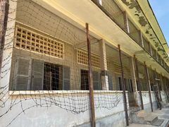 -吐斯廉屠杀博物馆