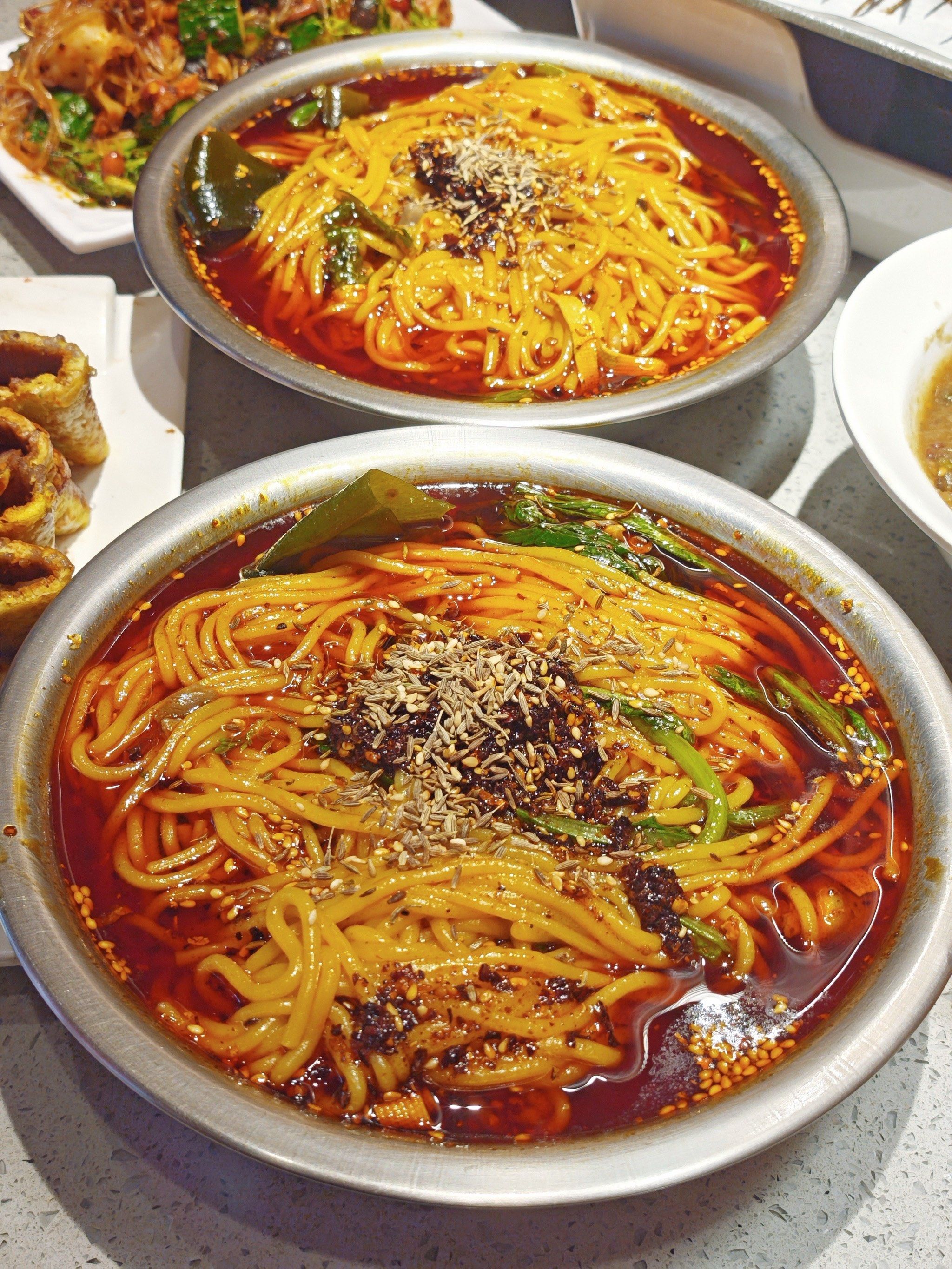 这碗红油麻辣面谁吃谁不迷糊啊!