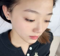 -爱美睫美甲会馆