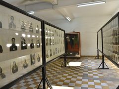 -吐斯廉屠杀博物馆