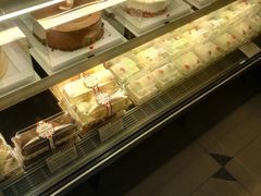-红宝石·鲜奶小方·海派西点房(金杨店)