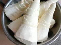 土猪肉炒鲜竹笋-聚友缘美食农庄