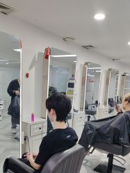 -米娜护肤造型