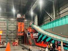 -极限PLAY运动娱乐新世界·团建派对表演休闲馆·室内高空游乐园