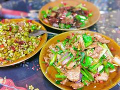 爆炒小黄牛-苗湘食府(十年店)