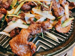 铁板炙烤坝上羊肉羊肉-那家小馆•北京菜•烤鸭(香山店)