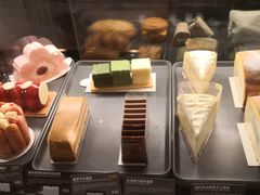 -星巴克(静安嘉里中心B2店)