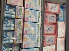 -名创优品(北京新中关购物中心地铁层店)