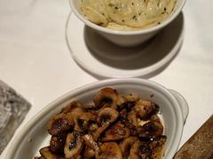 -Erman岩烧牛排(虹桥南丰城店)