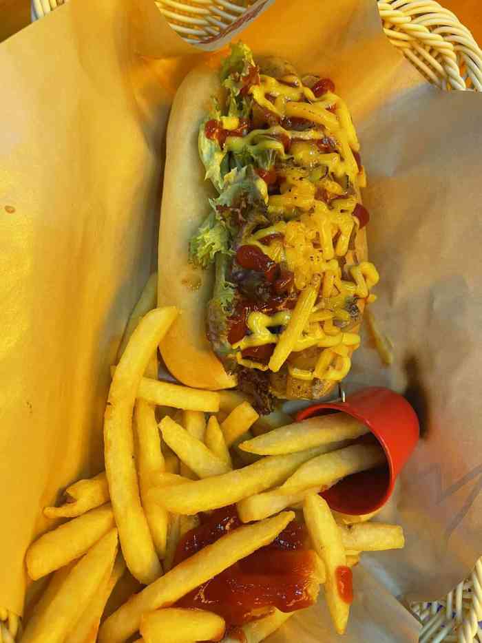 krusta酷食塔美式牛肉汉堡(吾悦广场店)-"凯德mall麦当劳那边的大门一