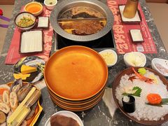 -牛YO寿喜烧·铁板烧和牛火锅自助(市府恒隆店)