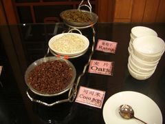 自助早餐-可可米麦片葡萄干-杭州海华满陇度假酒店