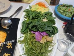 野生云南鲜菌拼盘-老牌坊云南鱼豆花火锅(哈西万达店)