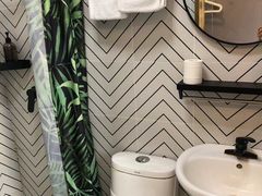 -上海泊客小栈(虹桥娄山关路地铁站店)