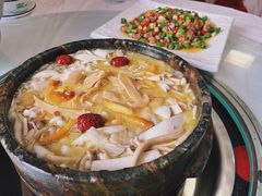 -南渝食府.墨脱石锅松茸鸡