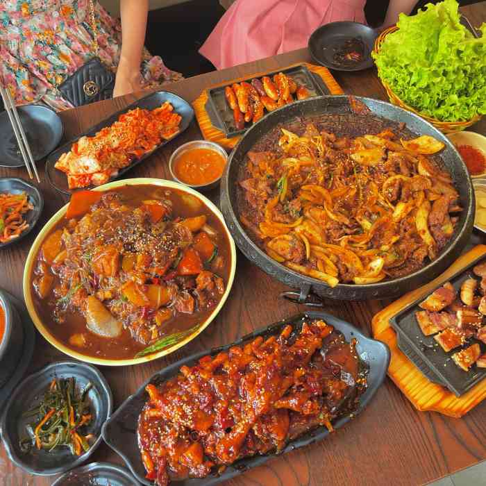 妈妈手(山大总店)-"去威海的时候朋友推荐一定要去吃的韩餐炖.