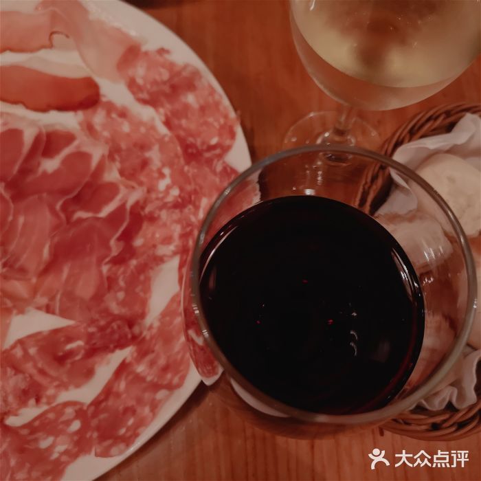 La Vite意大利餐厅酒馆(乌鲁木齐店)意大利传统混合冷肉拼盘图片