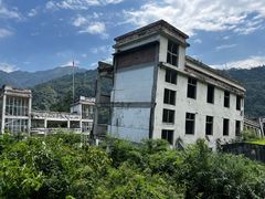 -四川汶川特大地震漩口中学遗址