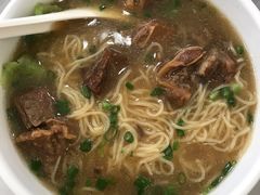 牛腩面-芬芳甜品(同福路店)