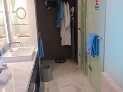 -上海滴水湖皇冠假日酒店