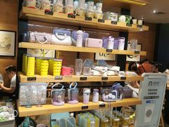零售区-星巴克(杭州西湖银泰1F店)